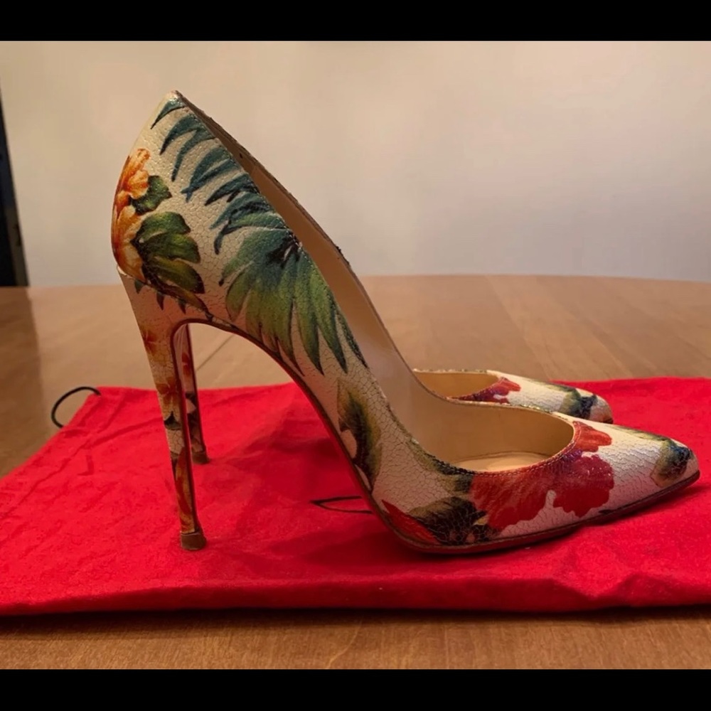 SOLD Christian Louboutin So Kate Hawaii